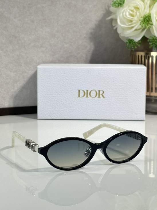Picture of Dior Sunglasses _SKUfw76301178fw